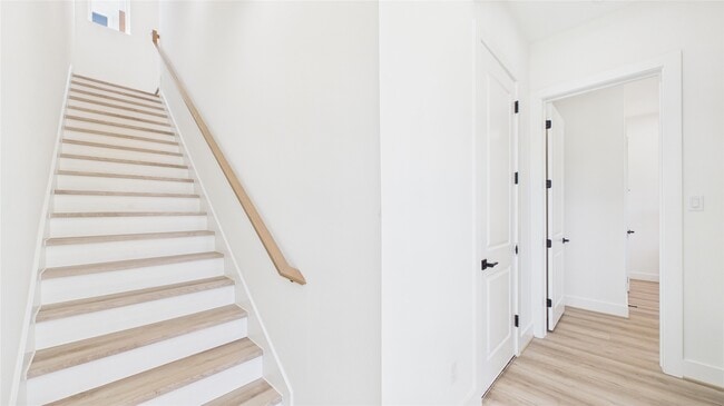 Building Photo - 2417 Harrington St