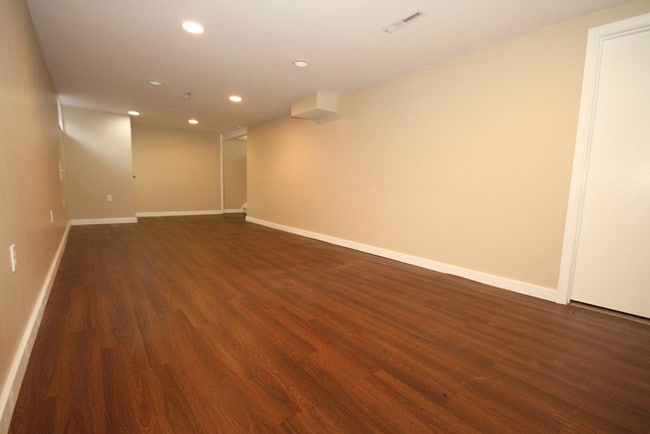 Building Photo - 109 Sunset Dr