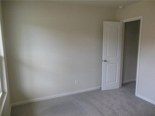 Building Photo - 208 Saddle Brooke Trace