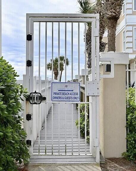 Building Photo - 725 Gulf Shore Dr