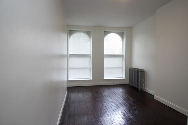 Building Photo - 1708 Linden Ave