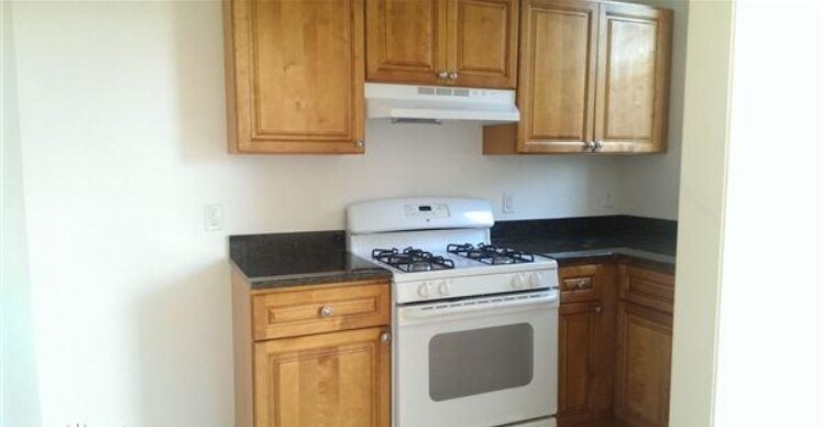 Building Photo - 226 Gano St