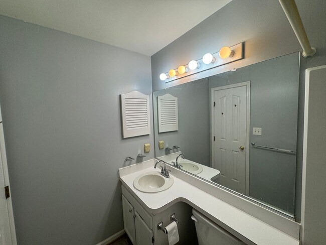 Building Photo - Introducing a beautiful townhouse-style Condo