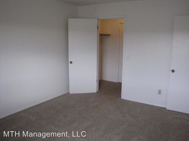 Building Photo - 1 br, 1 bath Apartment - 1424 Picadilly Lane