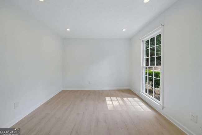 Building Photo - 5132 Willow Point Pkwy