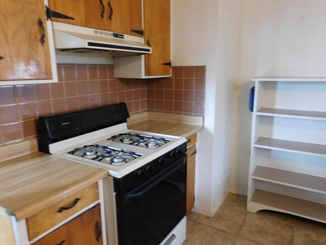 Building Photo - 154 E Papago Way