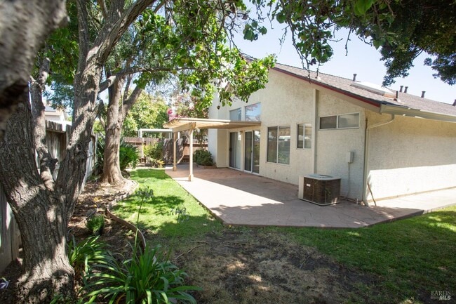 Building Photo - 767 Raven Dr