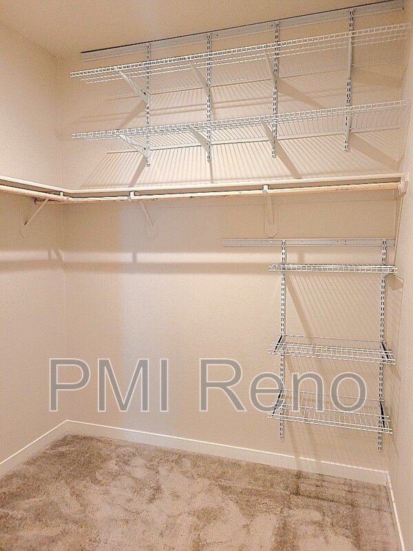 Building Photo - 1520 Golf Ct