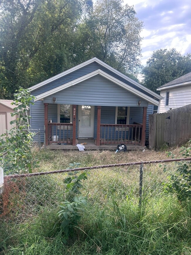 Building Photo - 606 Anderson St