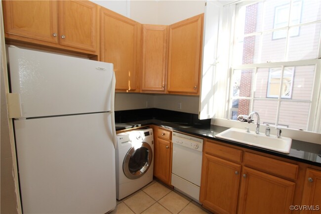 Building Photo - 219 N 19th St