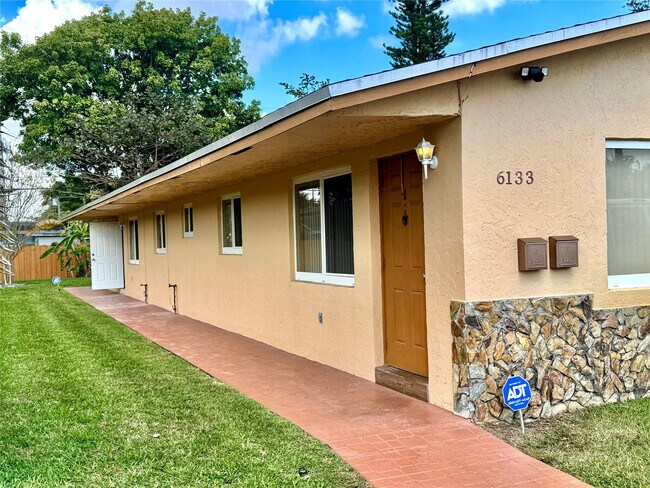 Building Photo - 6133 Buchanan St