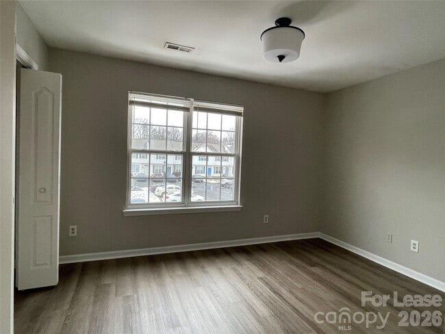 Building Photo - 3129 Nevin Pl Dr