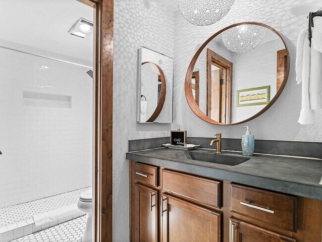 Building Photo - 57026 Tennis Village Ln