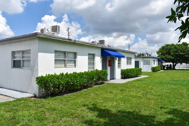 Building Photo - AVAILABLE NOW: For Rent -1/1- $1,550 near ...