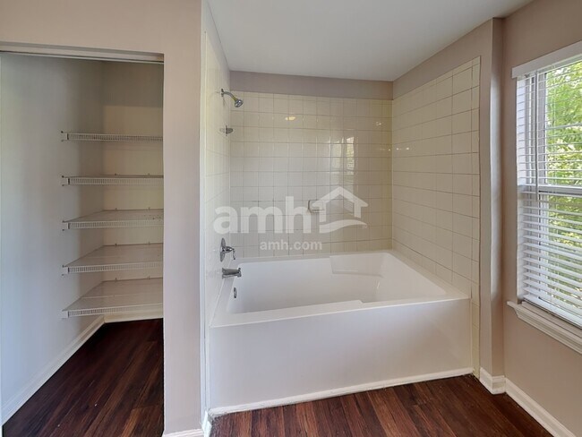 Building Photo - 1756 Wick Way