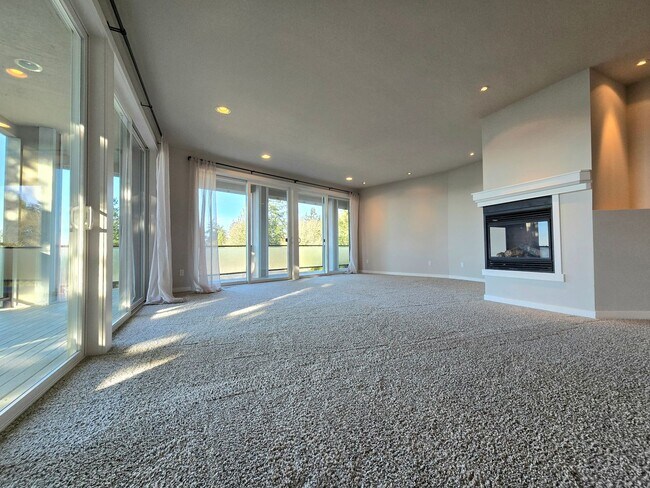 Building Photo - 3 Bedroom 3 Bathroom Home in Lake Stevens, WA