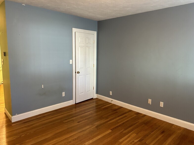 Building Photo - 82 Exchange St