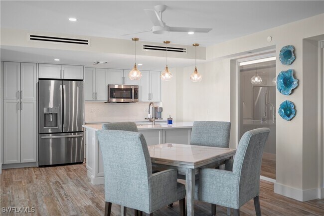 Building Photo - 1977 Gulf Shore Blvd N