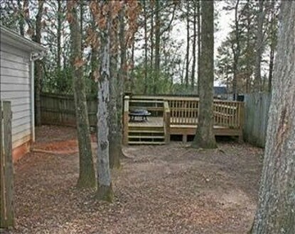Building Photo - 145 Sterling Dr