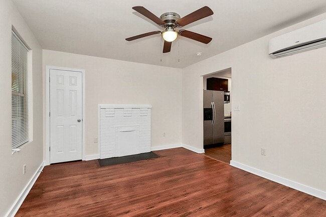 Building Photo - Rent Special on Affordable Duplex in Ender...