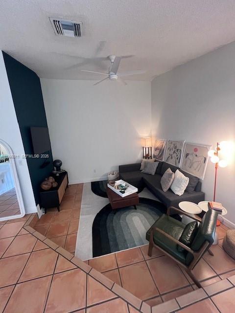 Building Photo - 3155 Jackson Ave