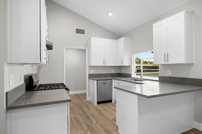 Building Photo - 22570 Los Tigres Dr