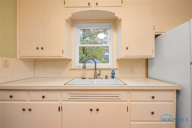 Building Photo - 3909 Stannard Dr