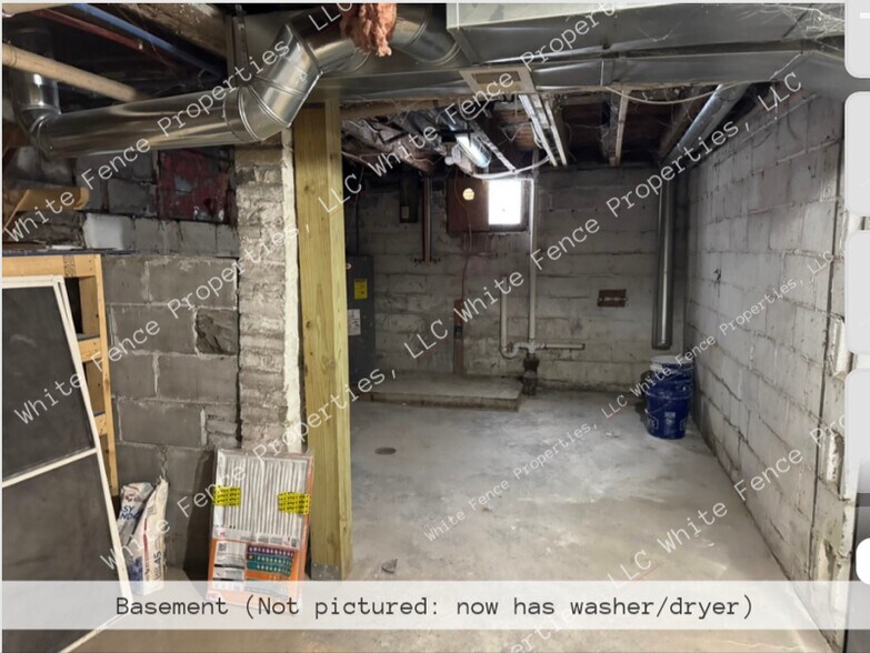 Building Photo - 247 Strong Ave