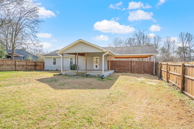 Building Photo - 331 Sarvis Dr