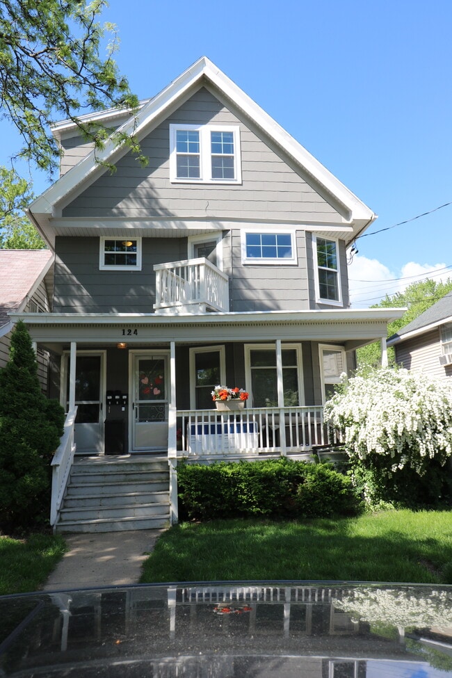 Building Photo - 124 Proudfit St