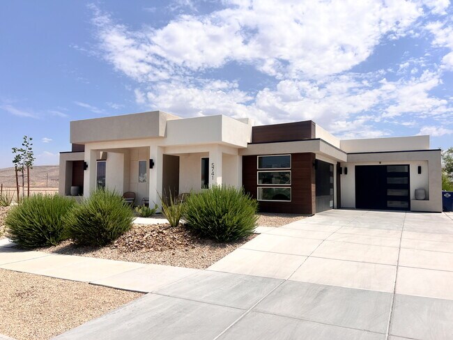Primary Photo - 5741 S Russet Sun Dr