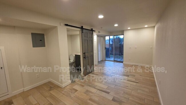 Building Photo - 6818 Ravencrest Dr