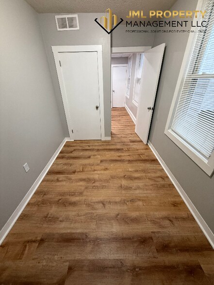 Building Photo - 321 Union St