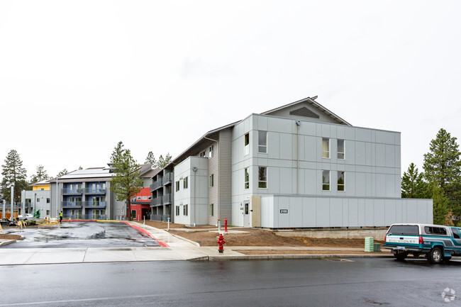 Building Photo - Azimuth 315