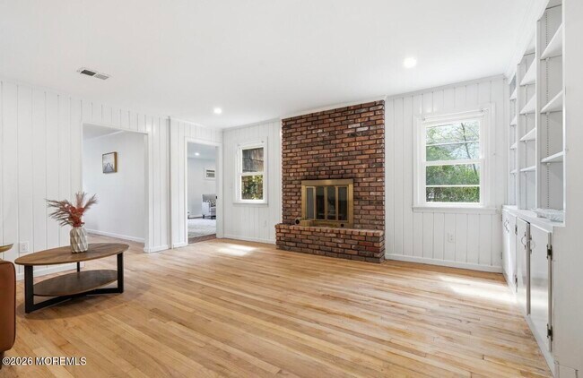 Building Photo - 600 N Edgemere Dr