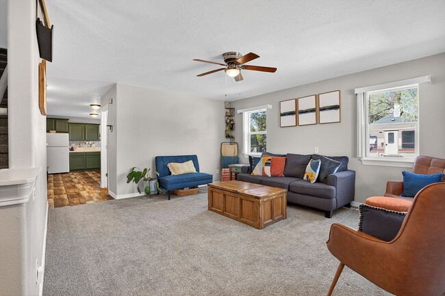 Building Photo - Single Family Home For Rent