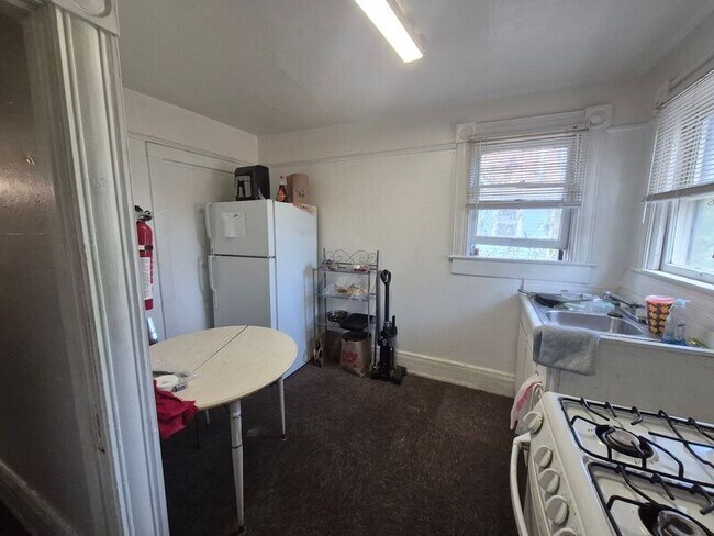 Building Photo - 427-431 E. Bijou St.