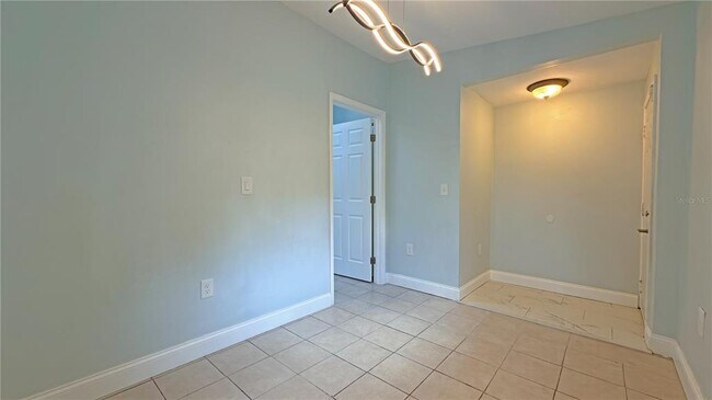 Building Photo - 1311 Hillcrest Dr