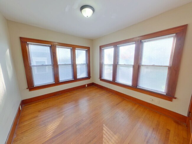 Building Photo - 207 S Erie Ave