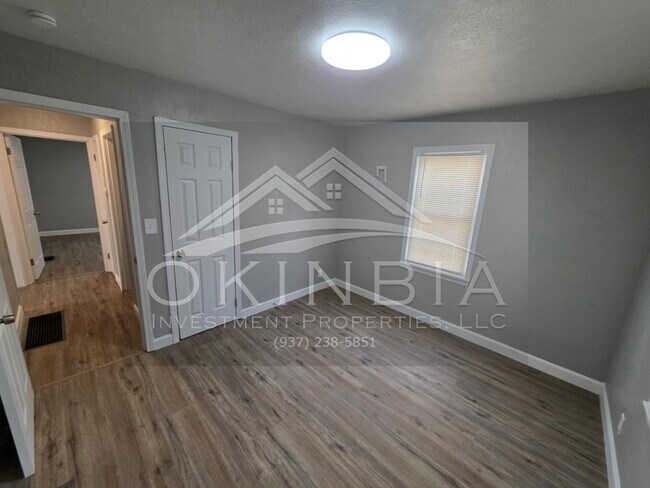 Building Photo - 1425 Canfield Ave