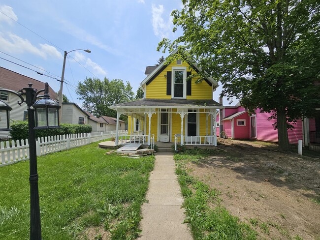 Primary Photo - 521 W 9th St