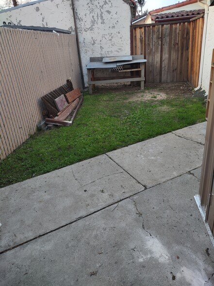 Building Photo - 265 S 21st St