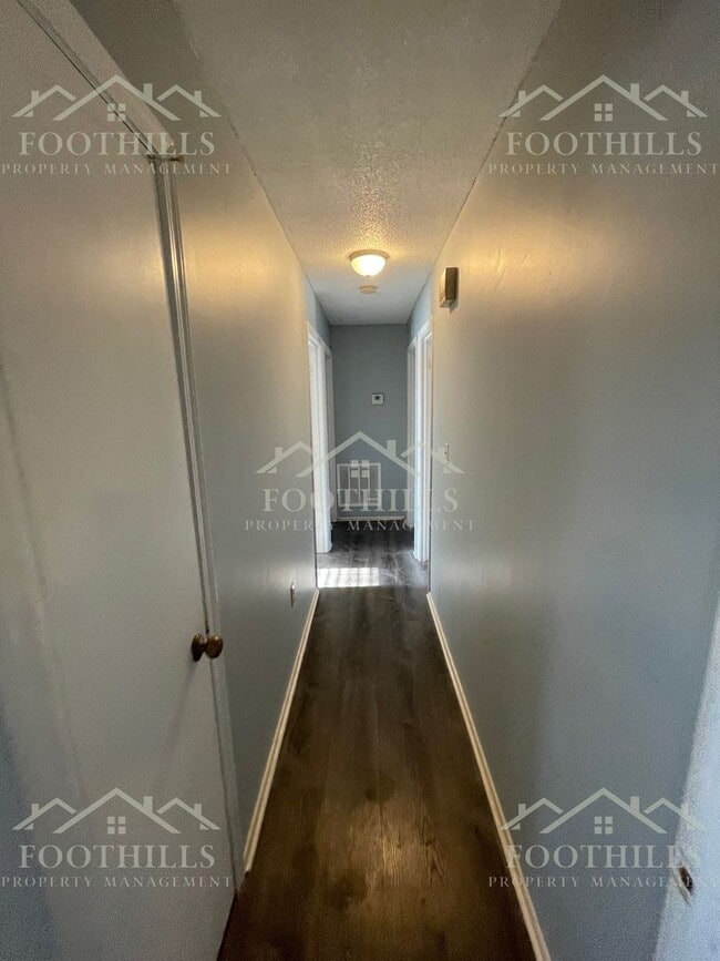 Building Photo - Newly Renovated 3-Bed, 2-Bath Brick Home
