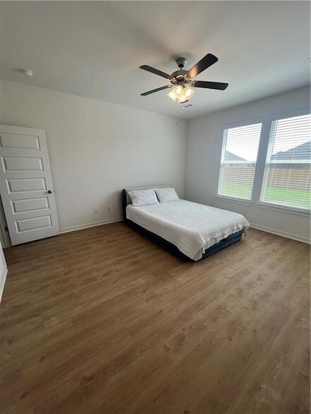 Building Photo - 1910 Hahn St