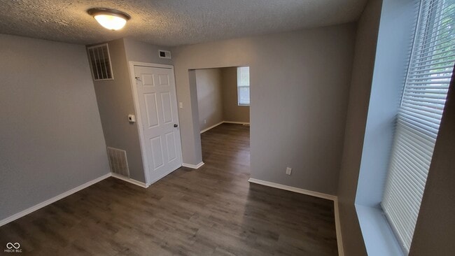 Building Photo - 653 Birch Ave