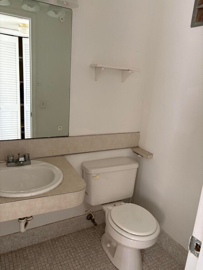 Building Photo - 44 Waltham B