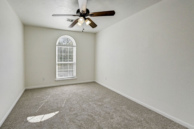 Building Photo - 15127 Trumpet Vine Ln