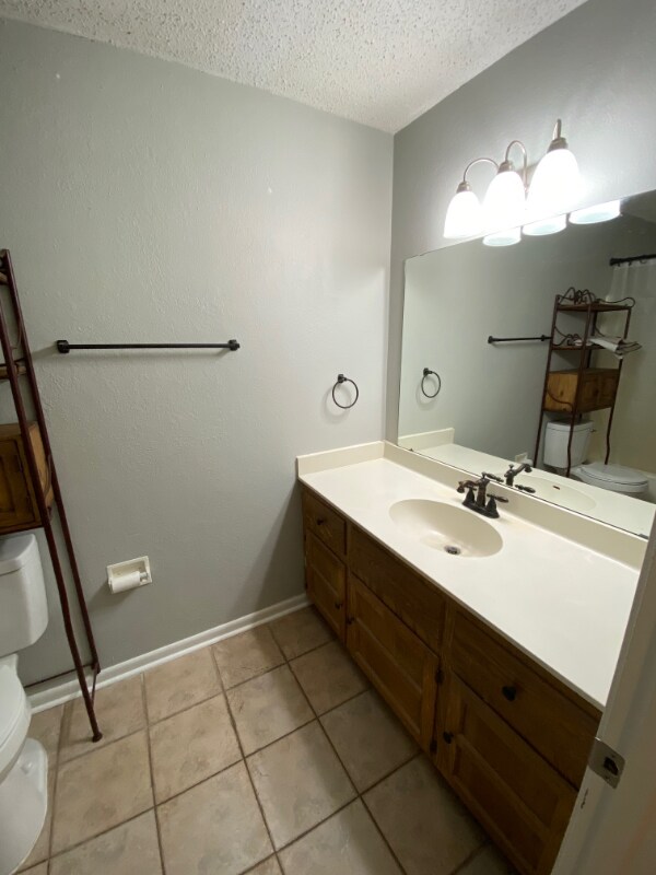 Building Photo - 3320 Lockhaven Dr