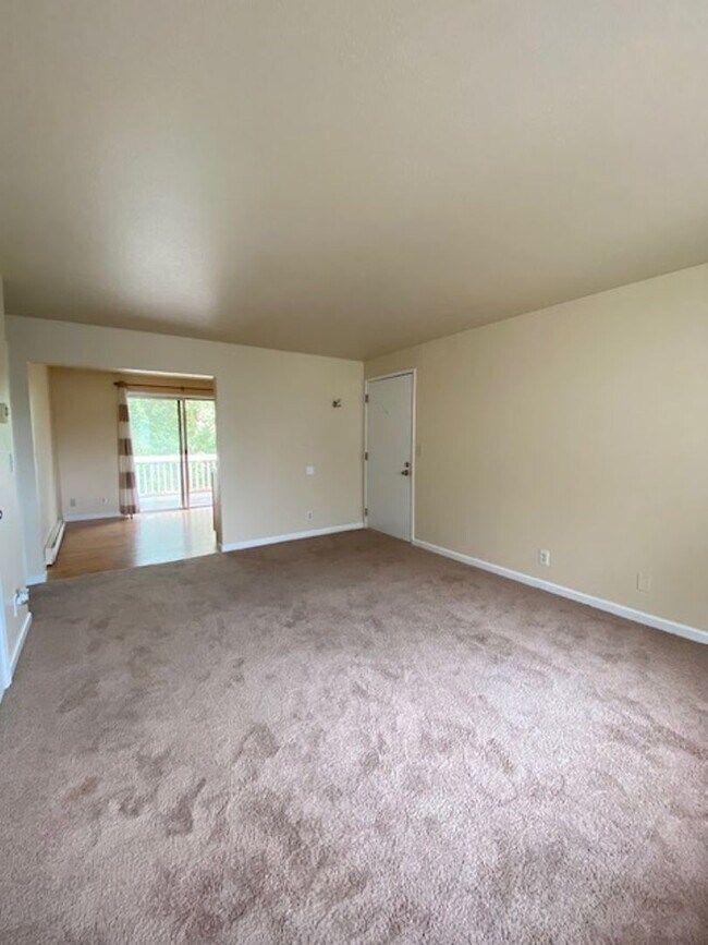 Building Photo - Recently Remodeled Two Bedroom Apartment With Canal Views and Private Balcony!