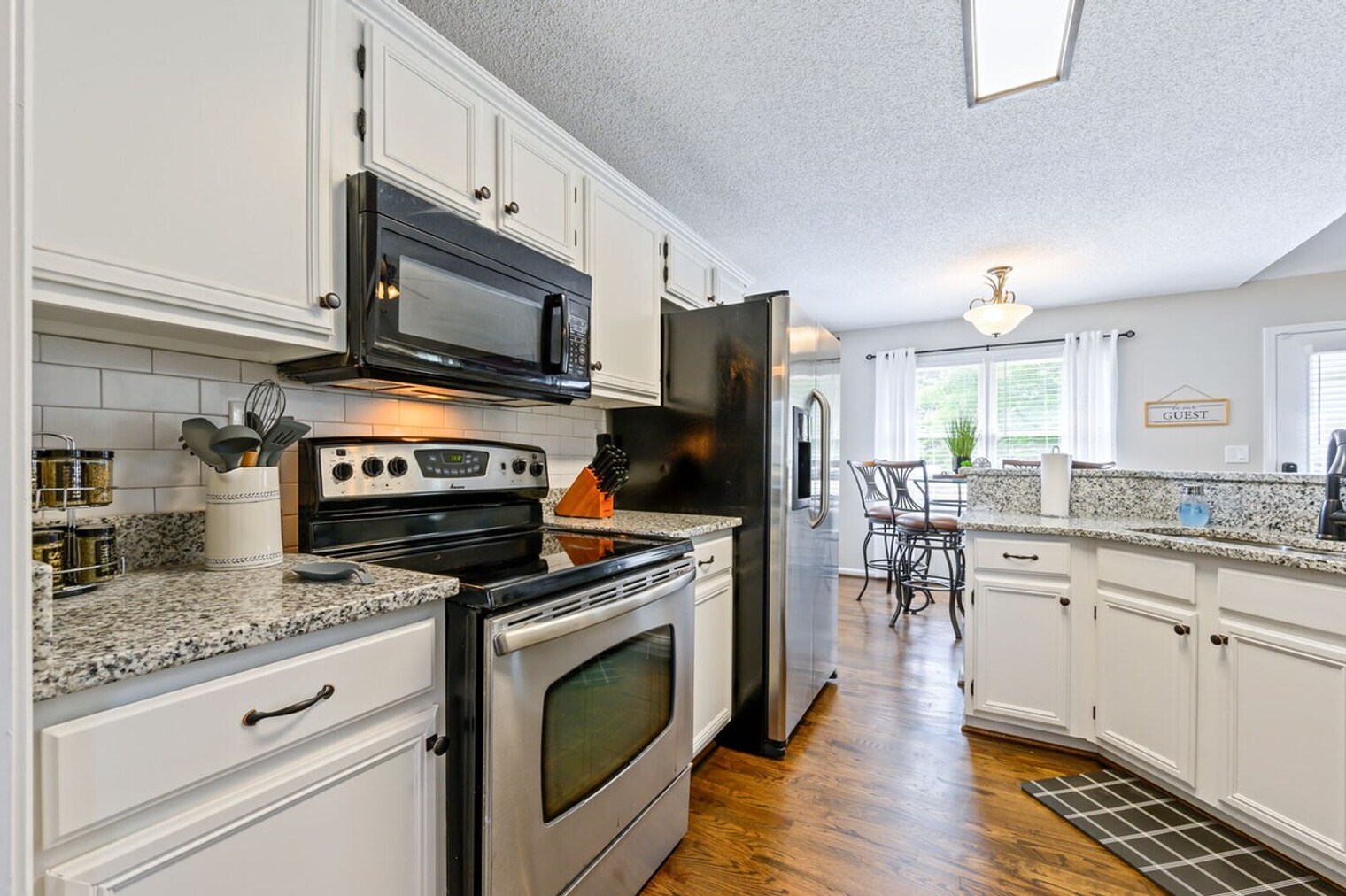 Building Photo - 9 Southview Dr
